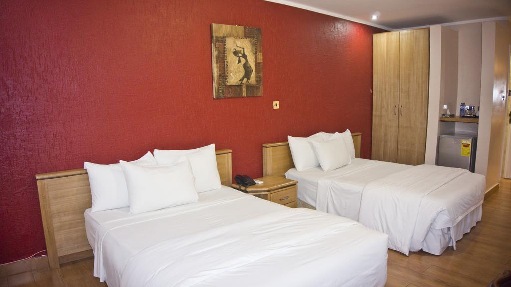 Tropical Enclave Hotel Аккра Экстерьер фото