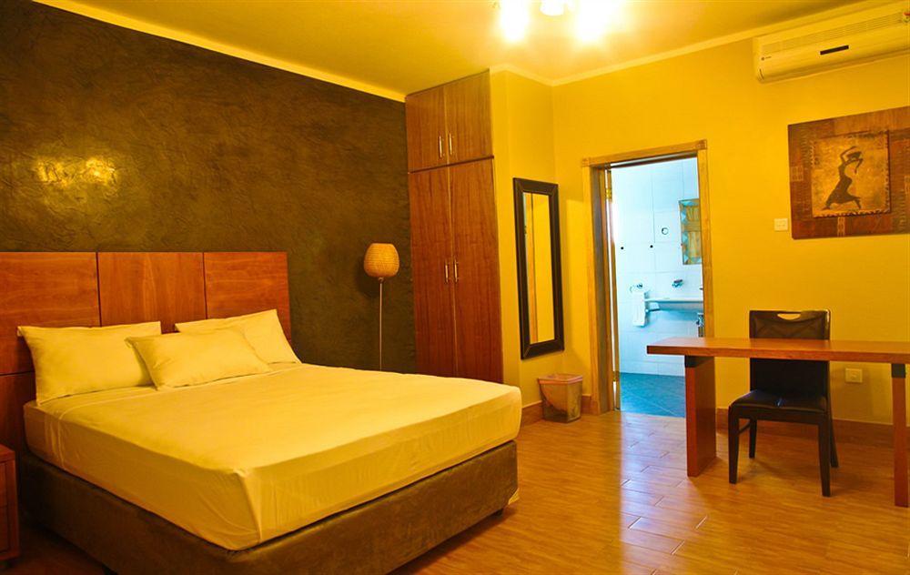 Tropical Enclave Hotel Аккра Экстерьер фото