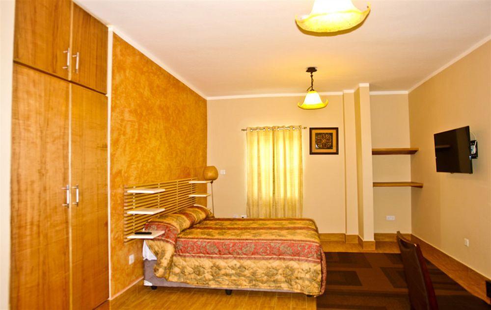 Tropical Enclave Hotel Аккра Экстерьер фото